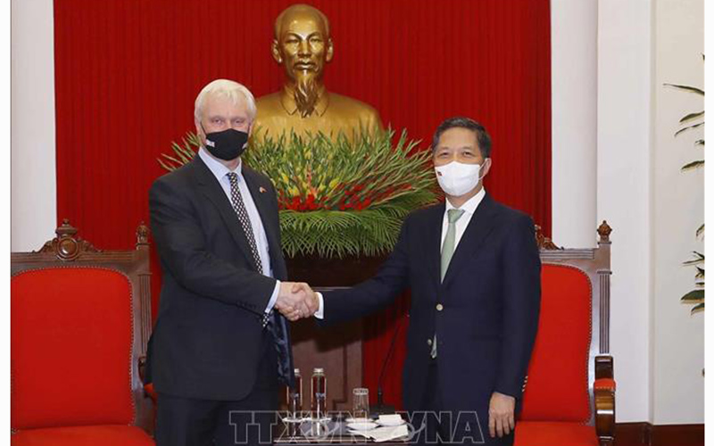 Vietnam, UK promote effective and substantive economic cooperation